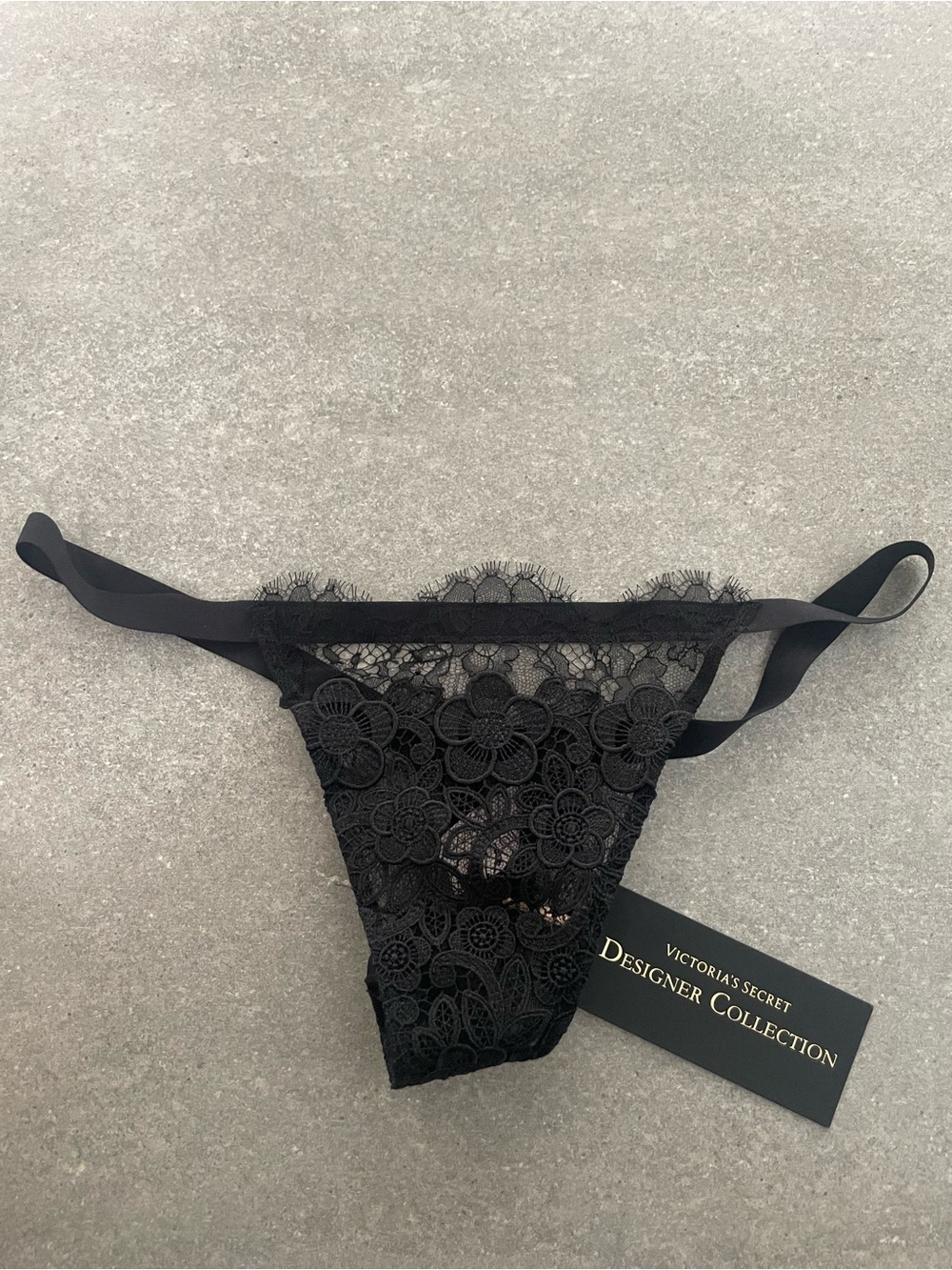 Victoria's Secret Designer Collection G-String Black Floral Lace Thong NWT